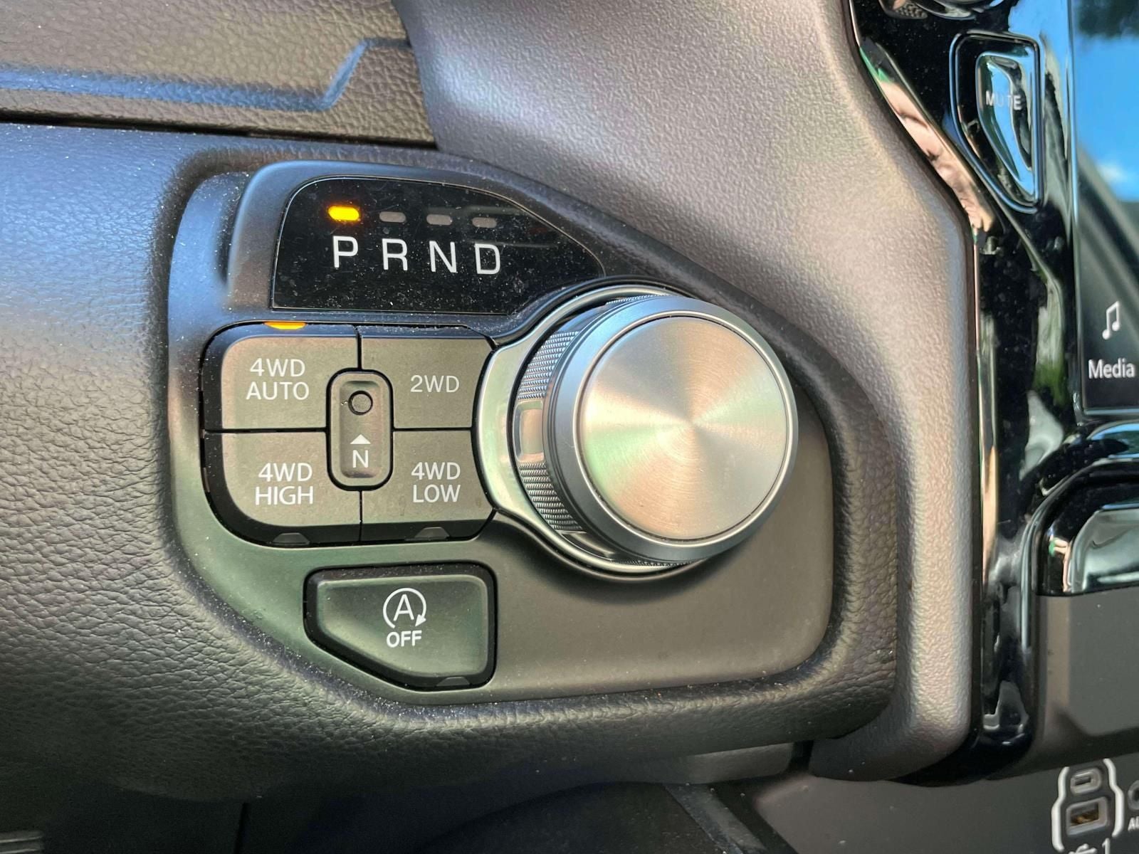 2023 RAM 1500 Laramie Crew Cab 4x4 5'7' Box