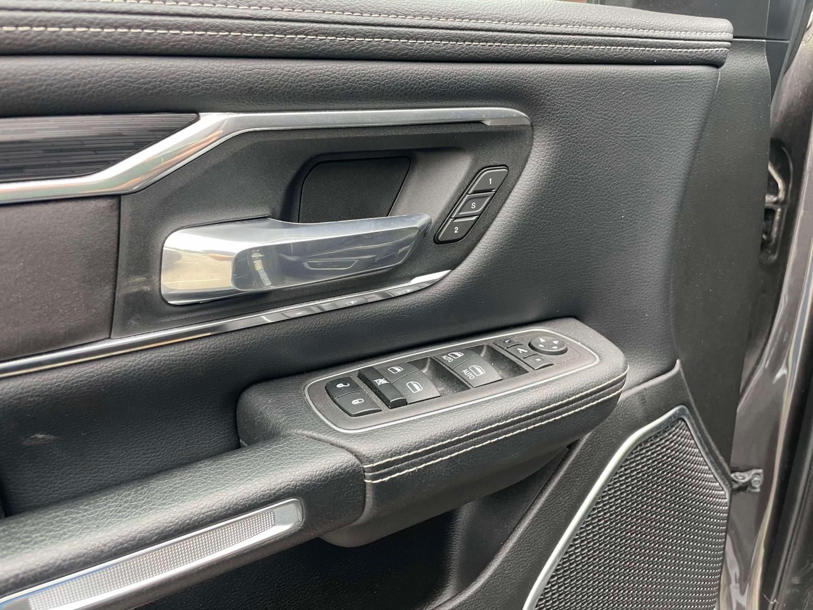 2023 RAM 1500 Laramie Crew Cab 4x4 5'7' Box