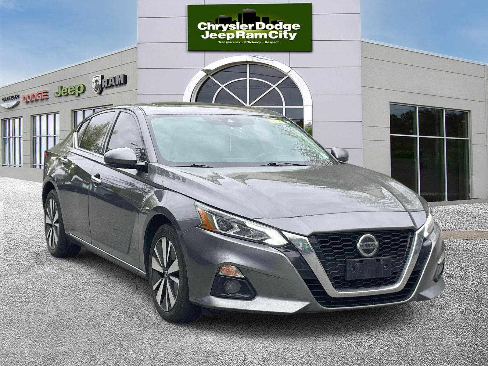 Used 2019 Nissan Altima SV with VIN 1N4BL4DWXKN313199 for sale in Greenwich, CT