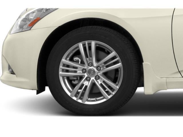 2015 INFINITI Q40 Base