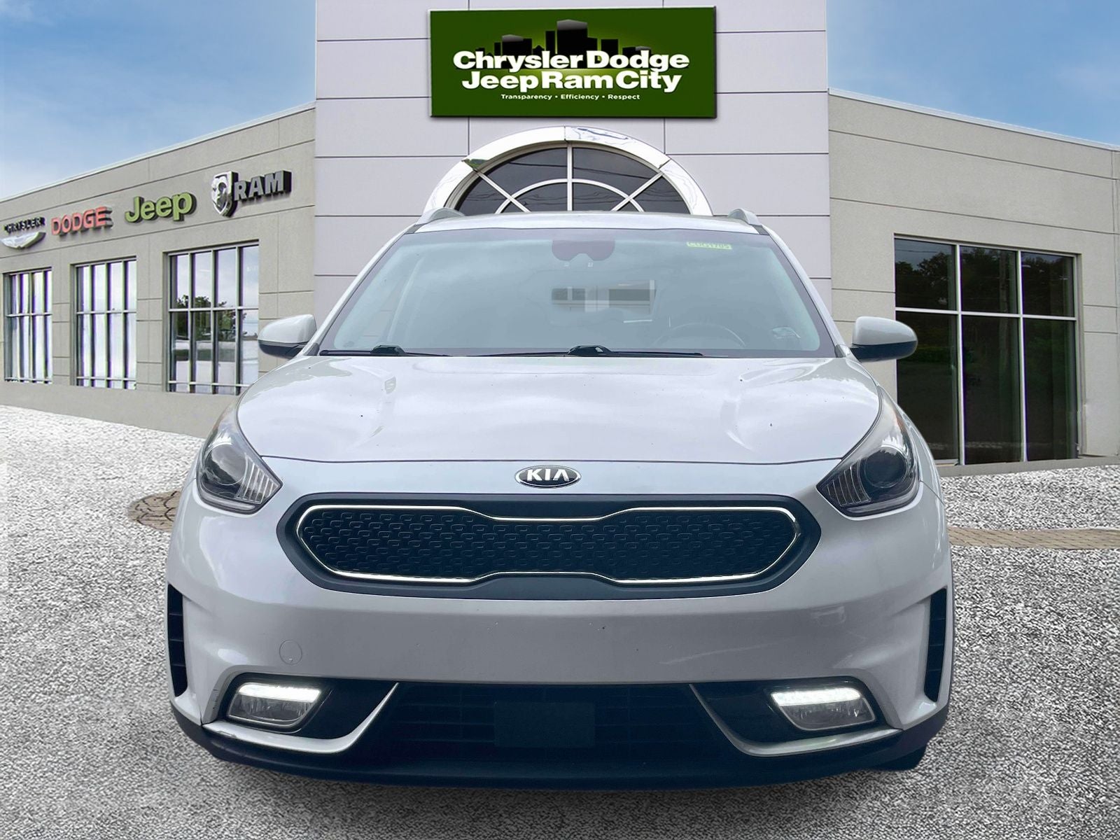 Used 2018 Kia Niro LX with VIN KNDCB3LC6J5109937 for sale in Greenwich, CT