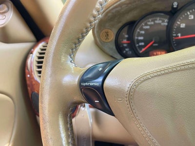 2000 Porsche 911 Carrera 4