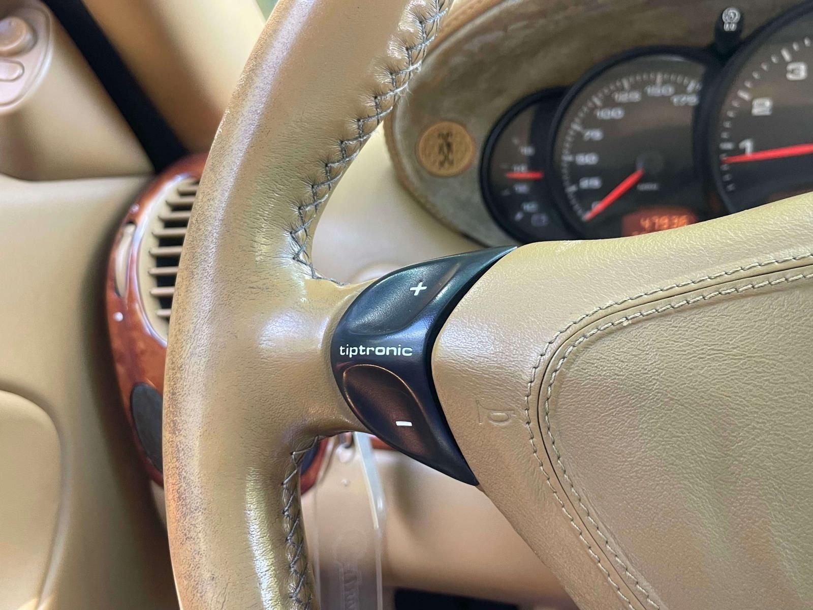 2000 Porsche 911 Carrera 4