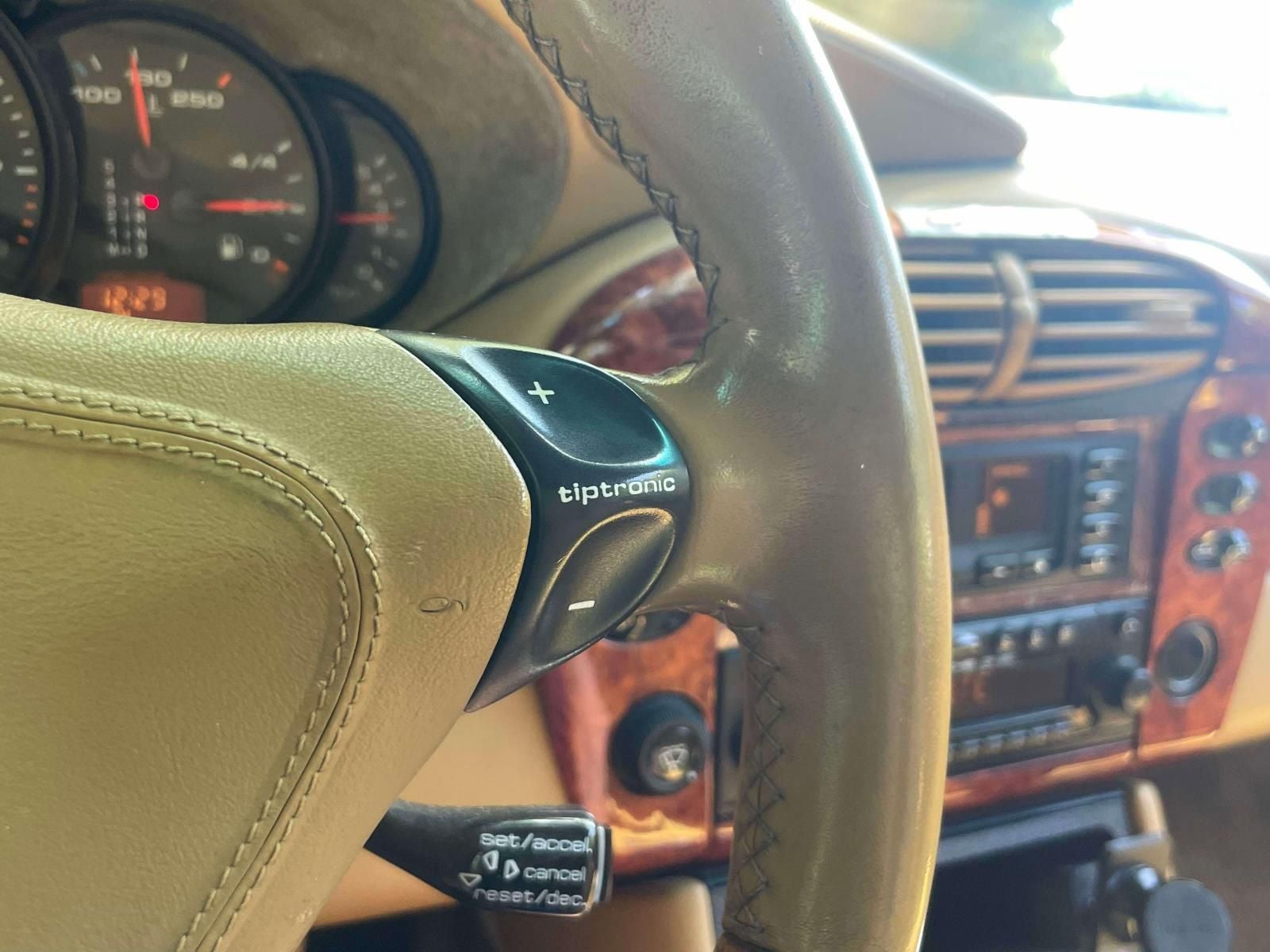 2000 Porsche 911 Carrera 4