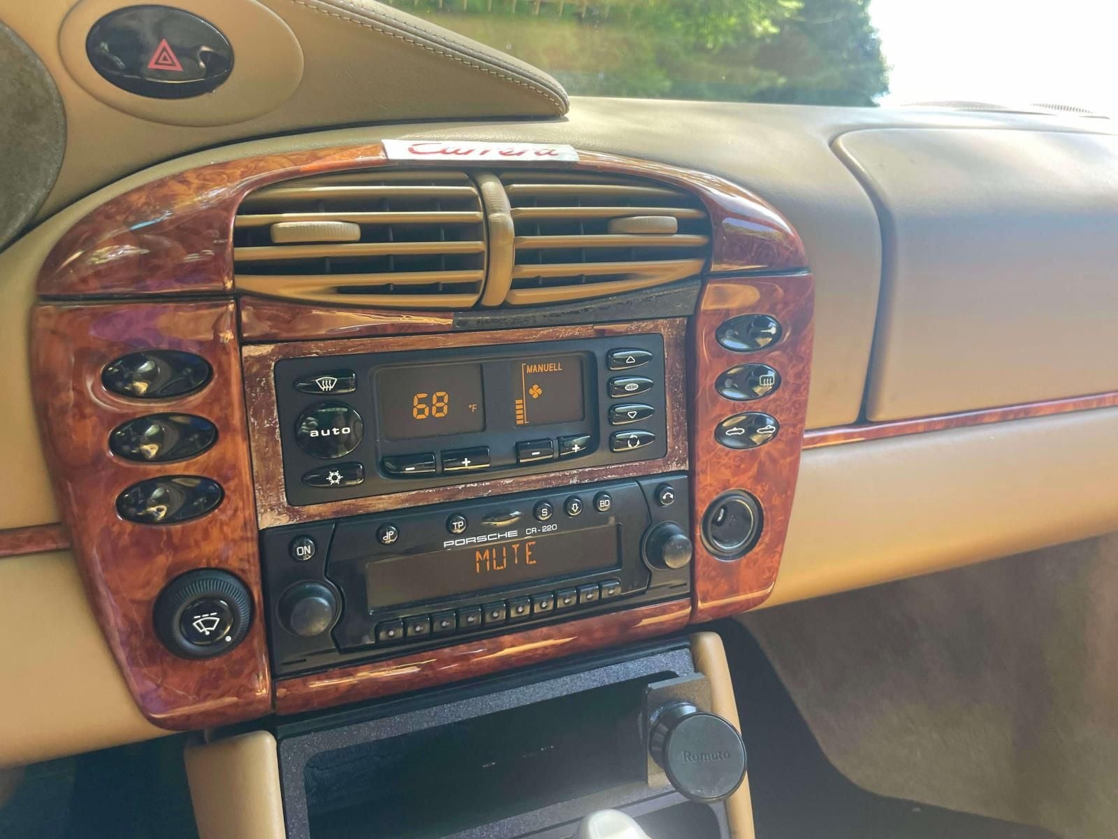 2000 Porsche 911 Carrera 4