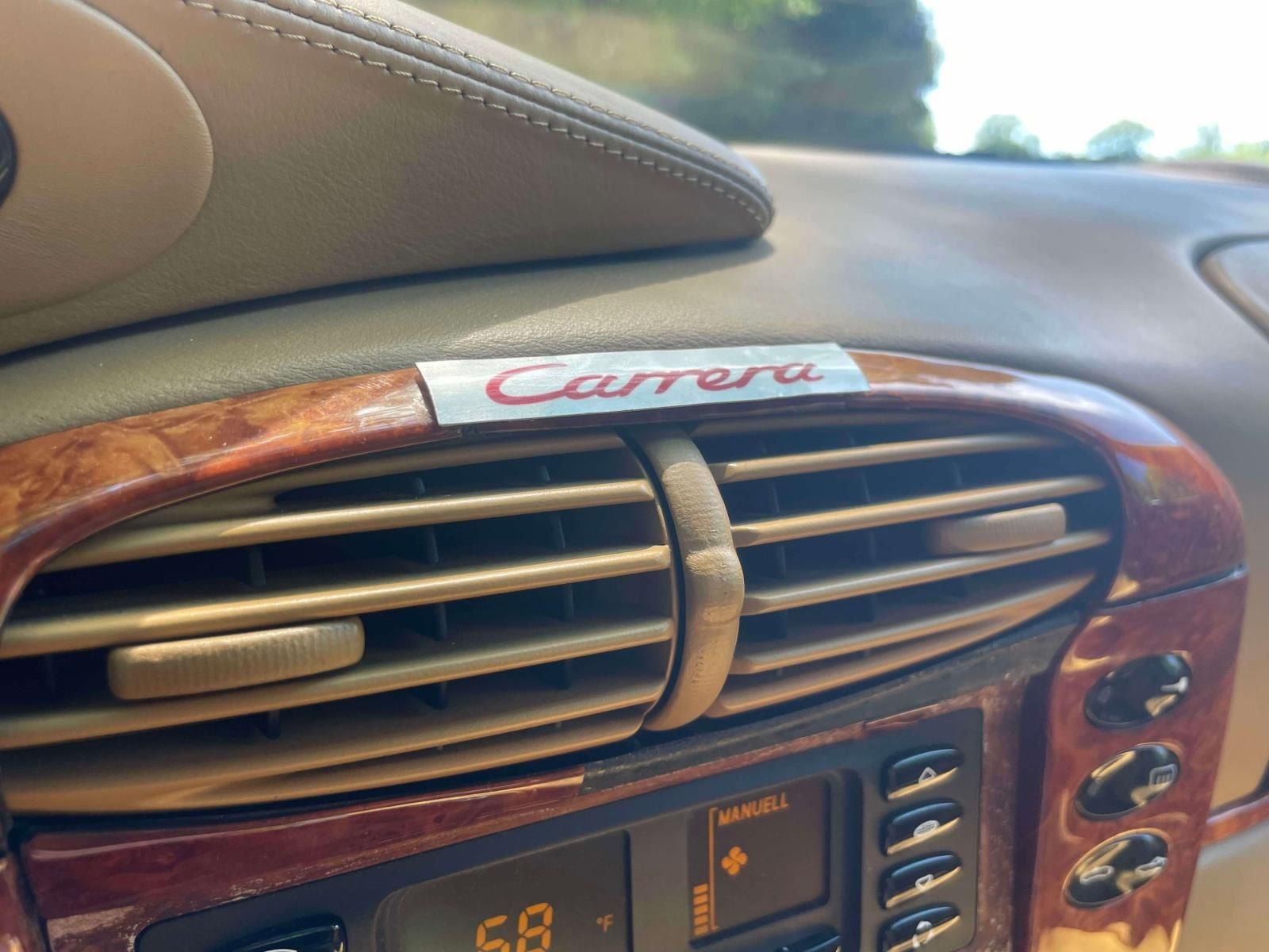 2000 Porsche 911 Carrera 4