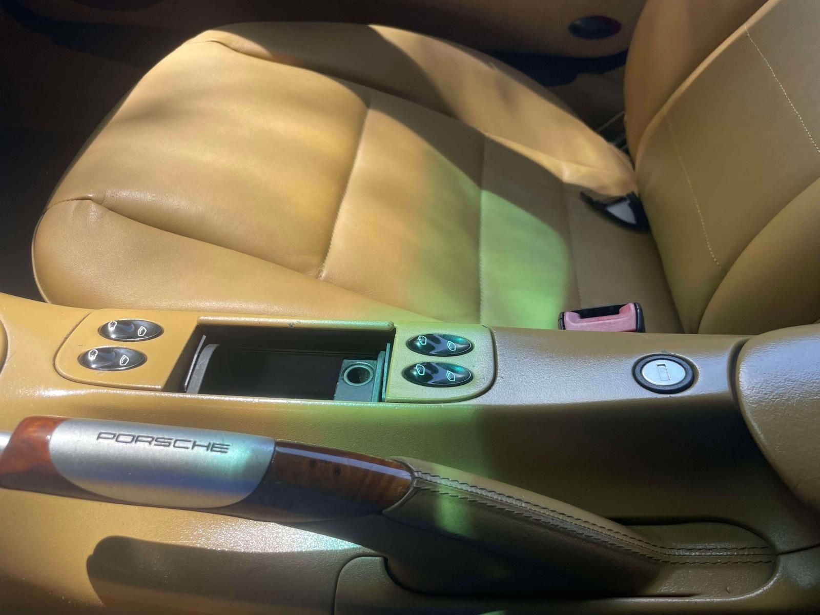 2000 Porsche 911 Carrera 4
