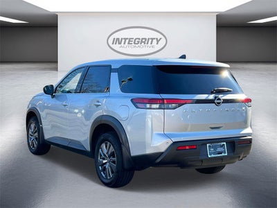 2025 Nissan Pathfinder S