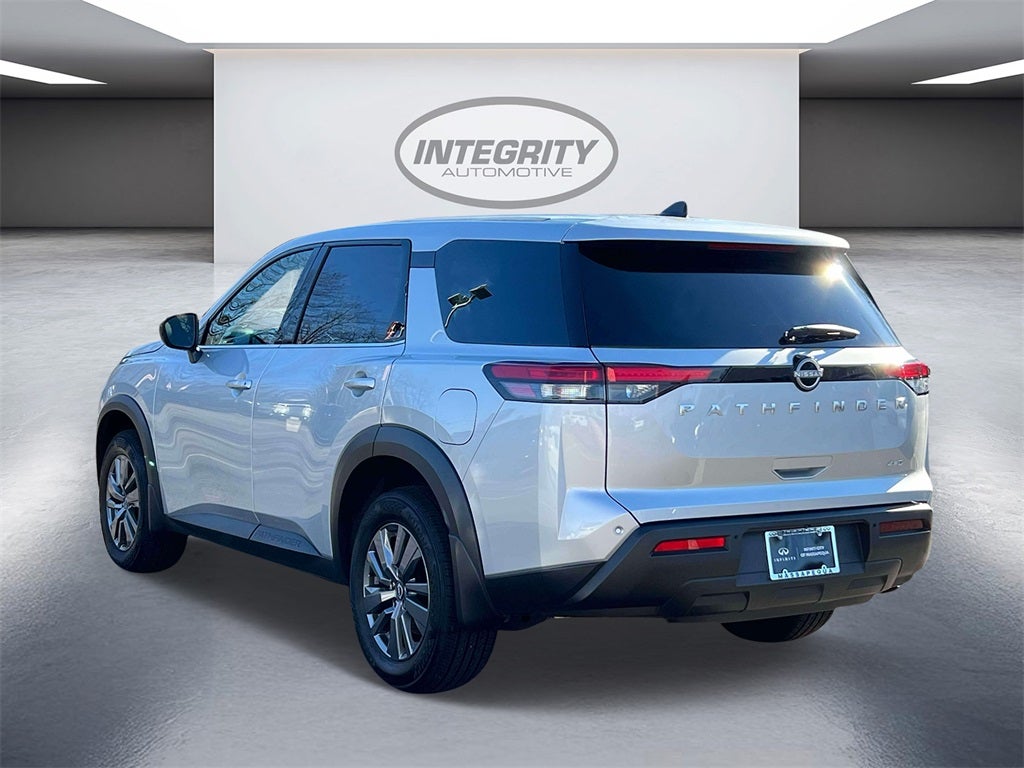 2025 Nissan Pathfinder S