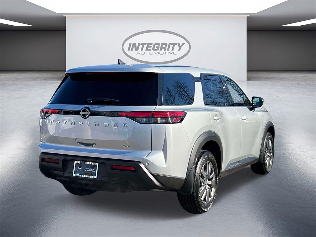 2025 Nissan Pathfinder S