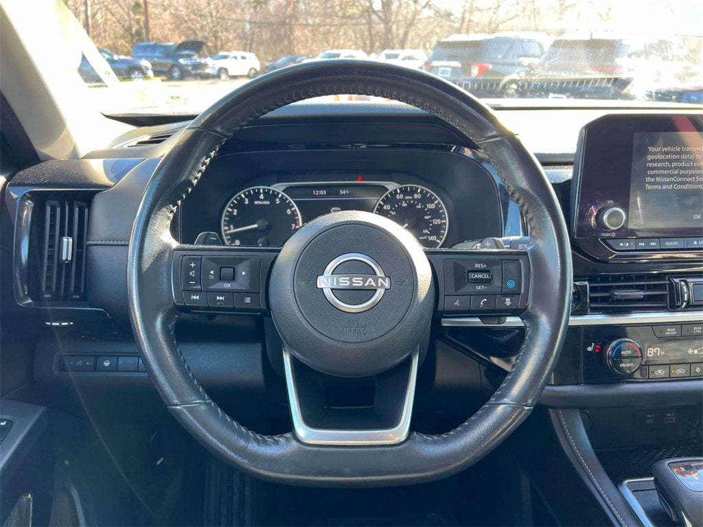 2023 Nissan Pathfinder SV