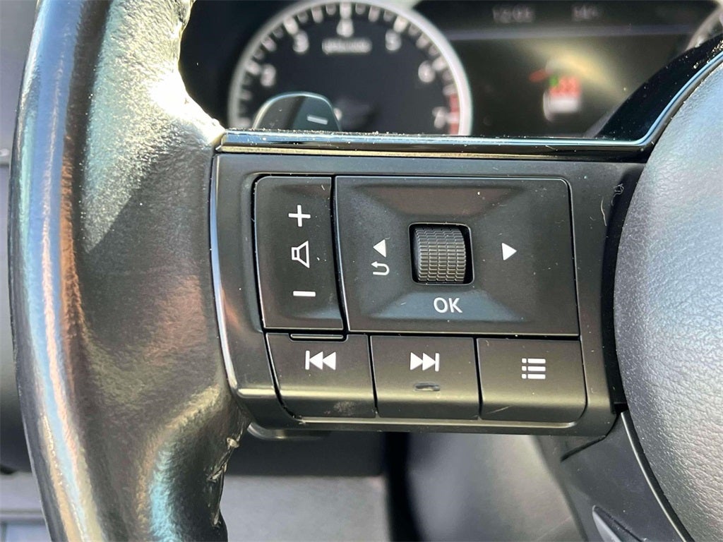 2023 Nissan Pathfinder SV