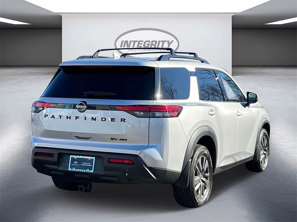 2023 Nissan Pathfinder SV