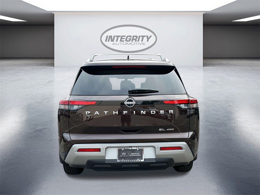 2022 Nissan Pathfinder SL