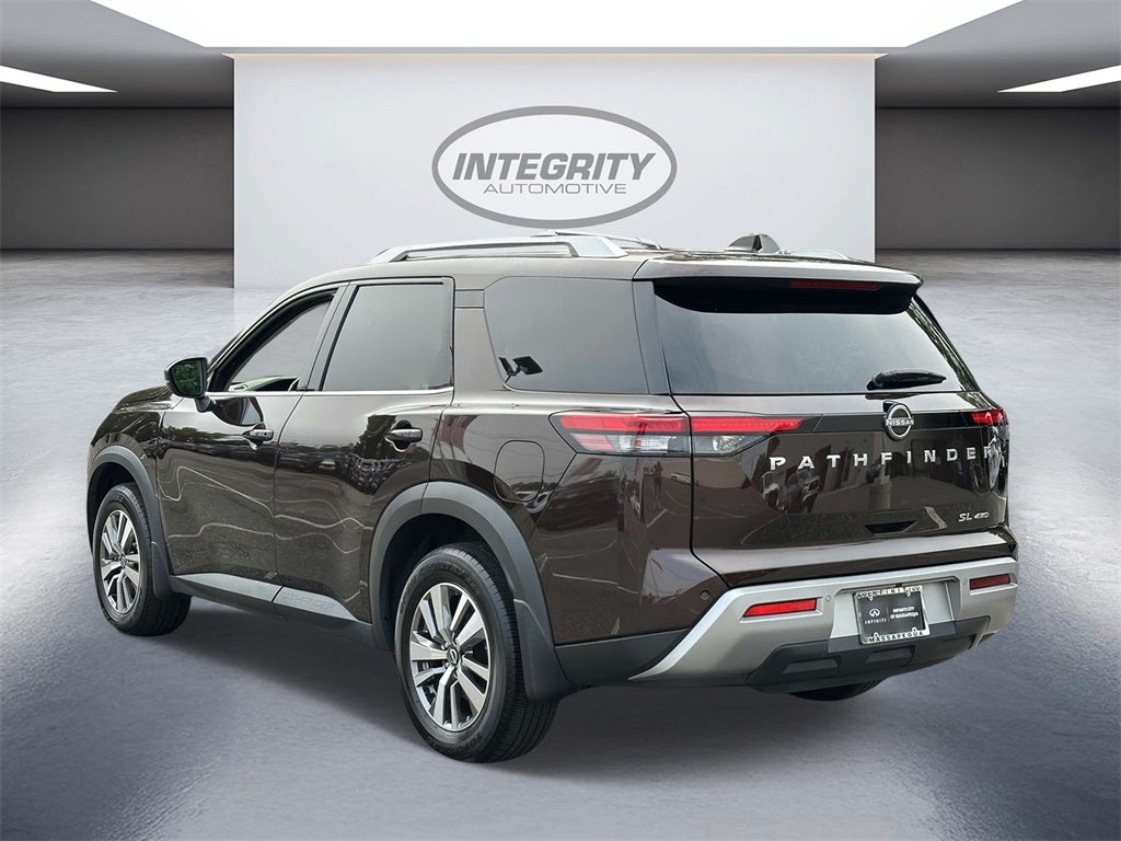2022 Nissan Pathfinder SL