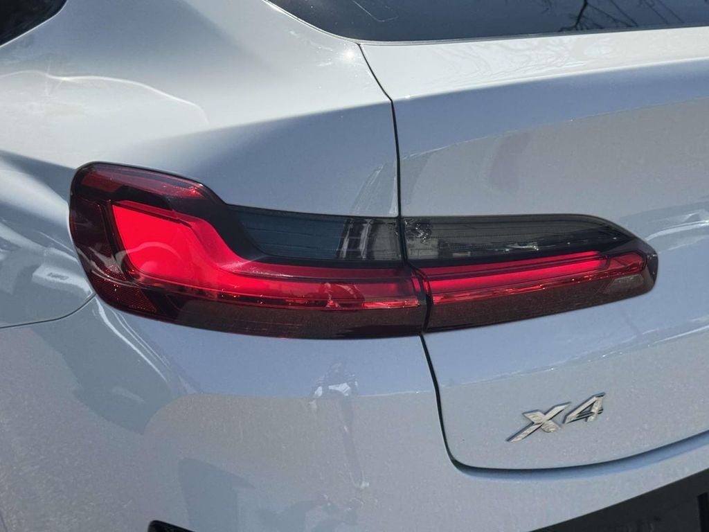 2024 BMW X4 xDrive30i
