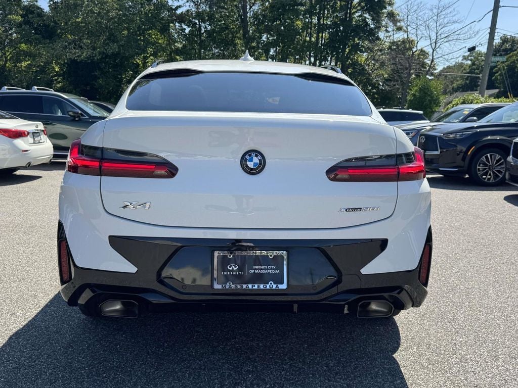 2024 BMW X4 xDrive30i