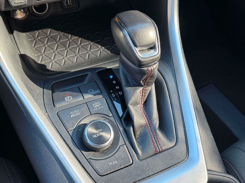 2025 Toyota RAV4 Plug-In Hybrid SE