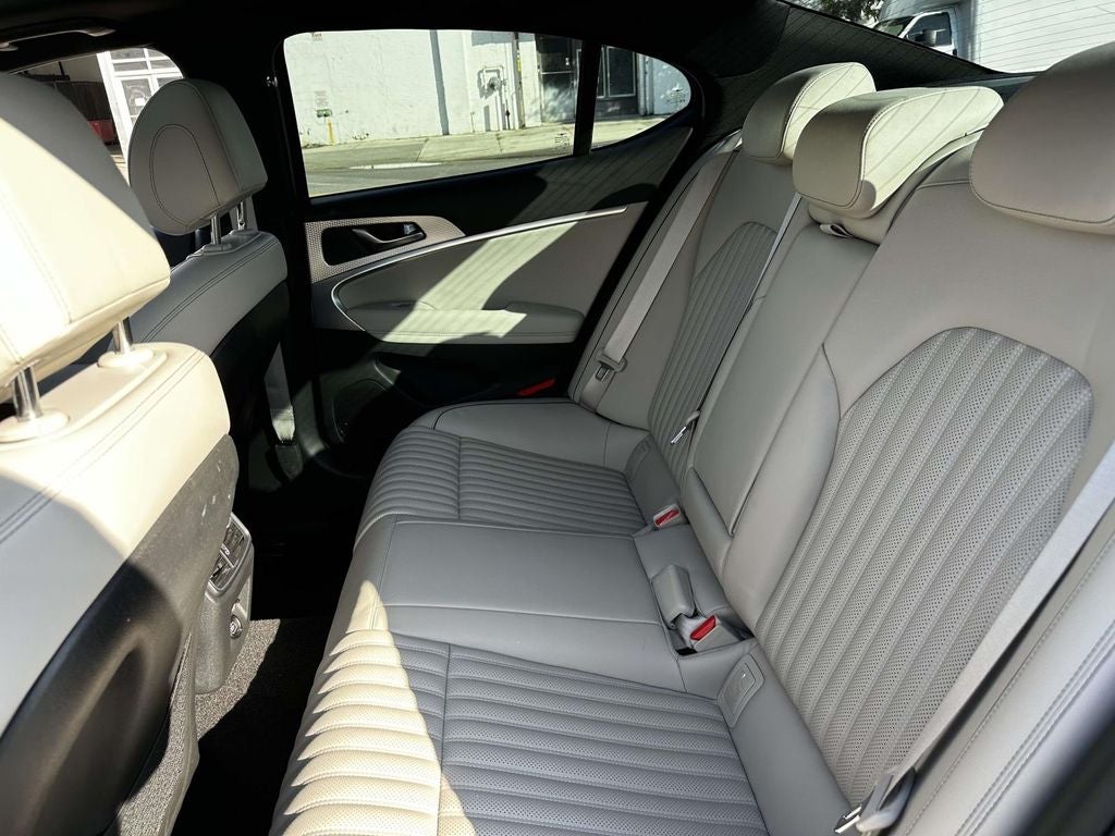 2023 Genesis G70 2.0T