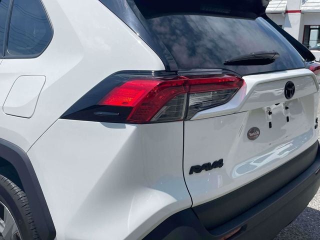 2022 Toyota RAV4 Hybrid LE