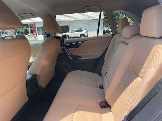 2022 Toyota RAV4 Hybrid LE