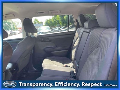 2022 Toyota Highlander LE