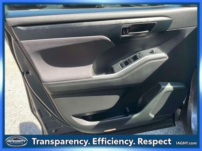 2022 Toyota Highlander LE