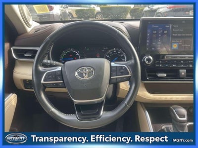 2021 Toyota Highlander Hybrid Platinum