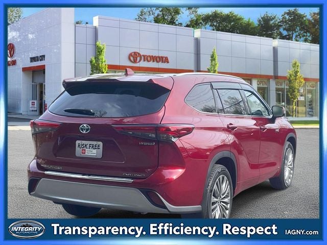 2021 Toyota Highlander Hybrid Platinum