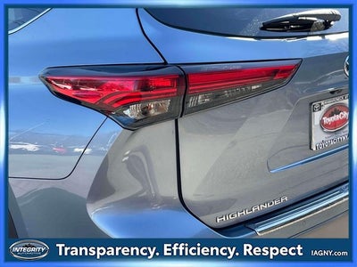 2021 Toyota Highlander Hybrid Platinum
