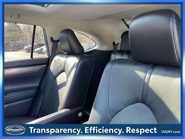 2021 Toyota Highlander Hybrid Platinum