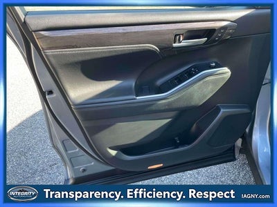 2021 Toyota Highlander Hybrid Platinum