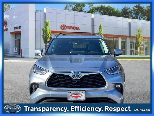 2021 Toyota Highlander Hybrid Platinum