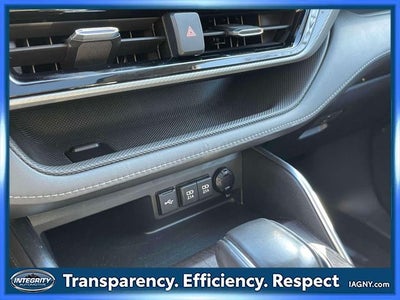 2021 Toyota Highlander Hybrid Platinum