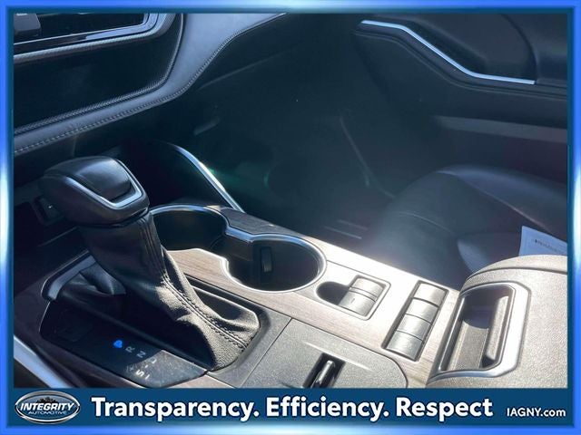 2021 Toyota Highlander Hybrid Platinum
