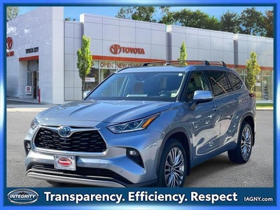 2021 Toyota Highlander Hybrid Platinum