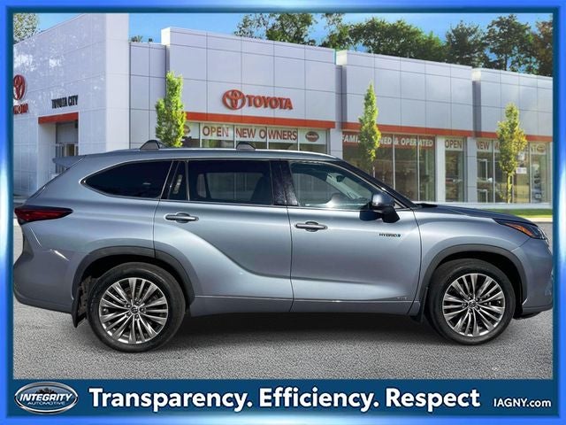 2021 Toyota Highlander Hybrid Platinum