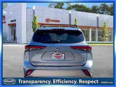2021 Toyota Highlander Hybrid Platinum