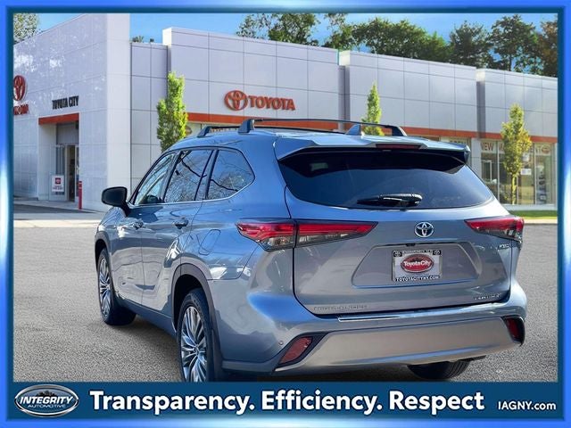2021 Toyota Highlander Hybrid Platinum