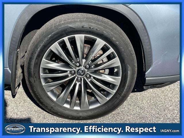 2021 Toyota Highlander Hybrid Platinum