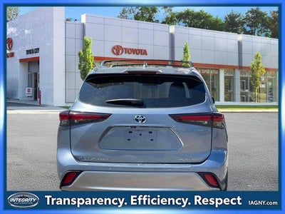 2024 Toyota Highlander Hybrid Platinum