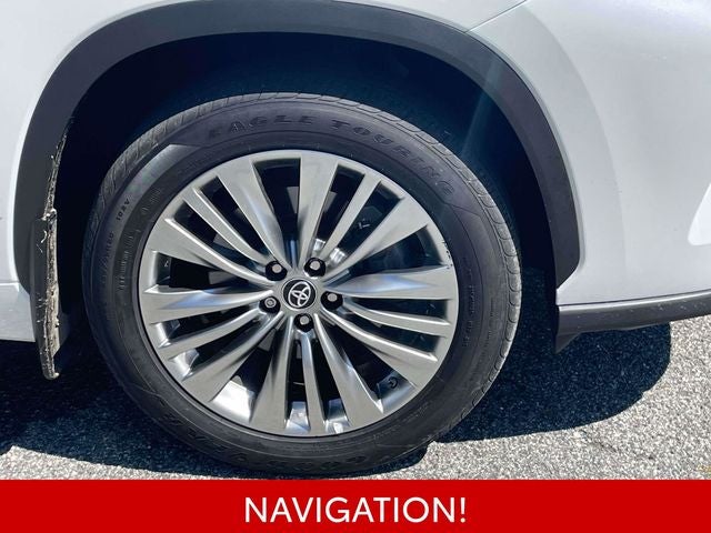 2025 Toyota Highlander Hybrid Platinum