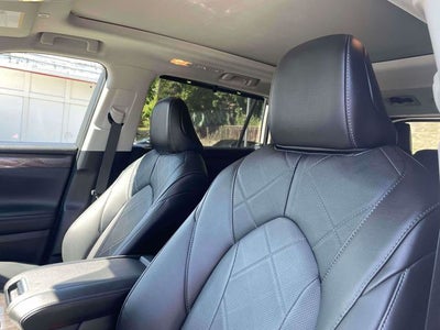 2025 Toyota Highlander Hybrid Platinum