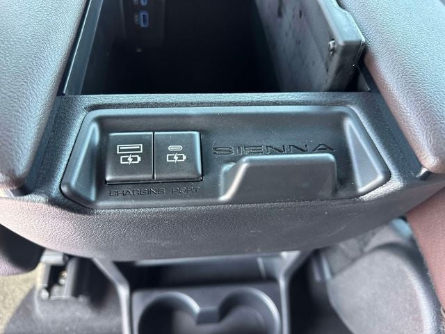2023 Toyota Sienna Platinum 7 Passenger