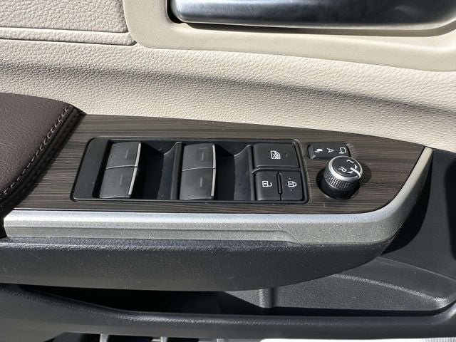 2023 Toyota Sienna Platinum 7 Passenger