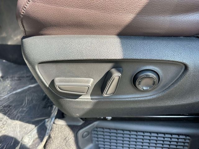 2023 Toyota Sienna Platinum 7 Passenger