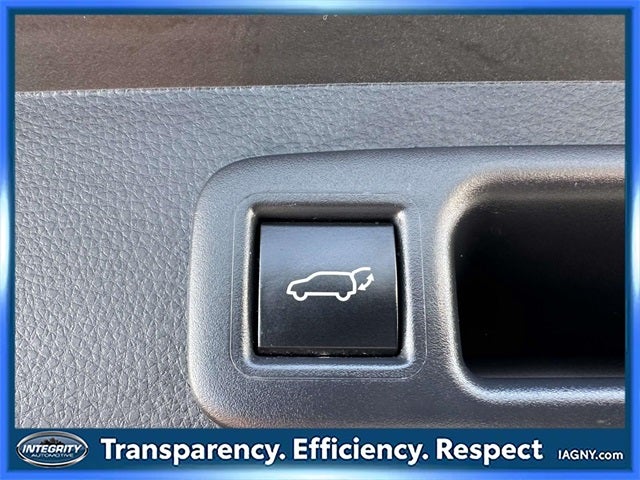 2023 Toyota Highlander XLE 8 PASSENGER BENCH SEATING