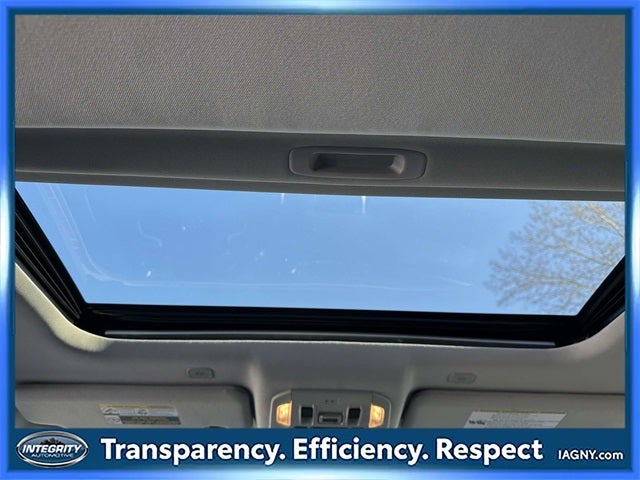 2023 Toyota Highlander XLE 8 PASSENGER BENCH SEATING