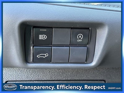 2023 Toyota Highlander XLE 8 PASSENGER BENCH SEATING