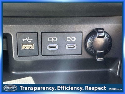 2023 Toyota Highlander XLE 8 PASSENGER BENCH SEATING